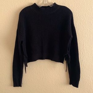 ☃️3 for $30☃️ Cropped Open Side Sweater